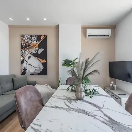 Apartment Head In The Clouds Penthouse Durres