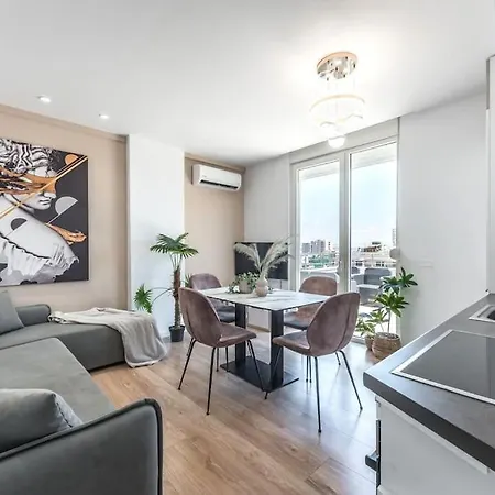 Head In The Clouds Penthouse Apartment *